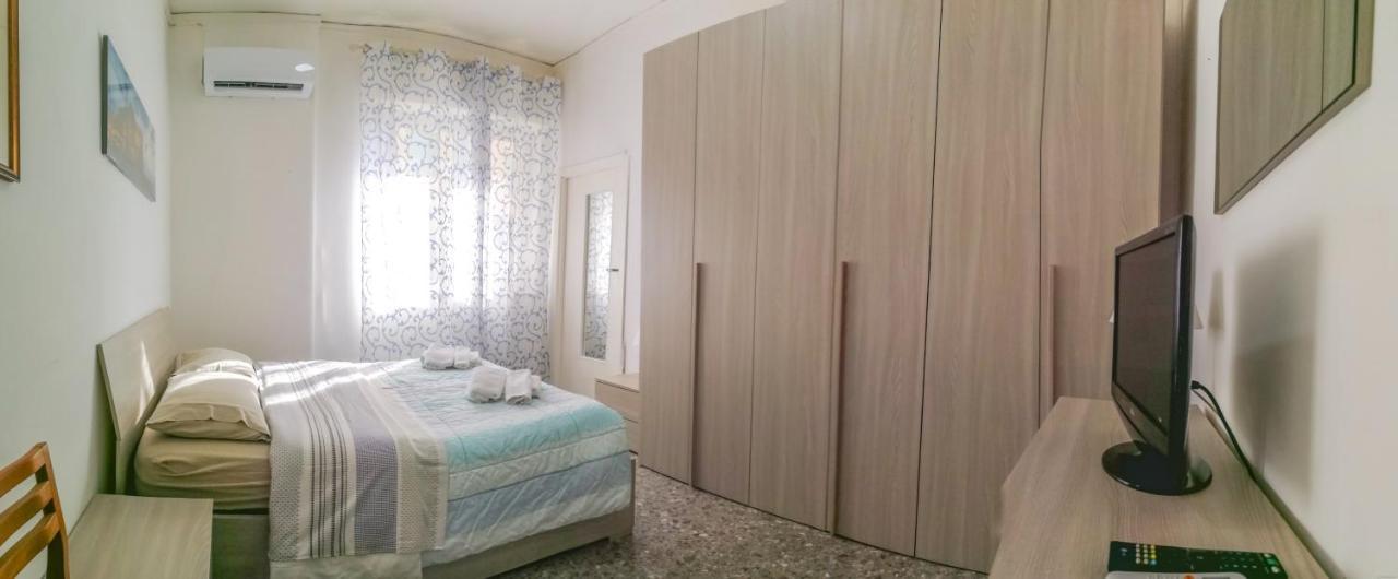 Metro Guest House Νάπολη Εξωτερικό φωτογραφία